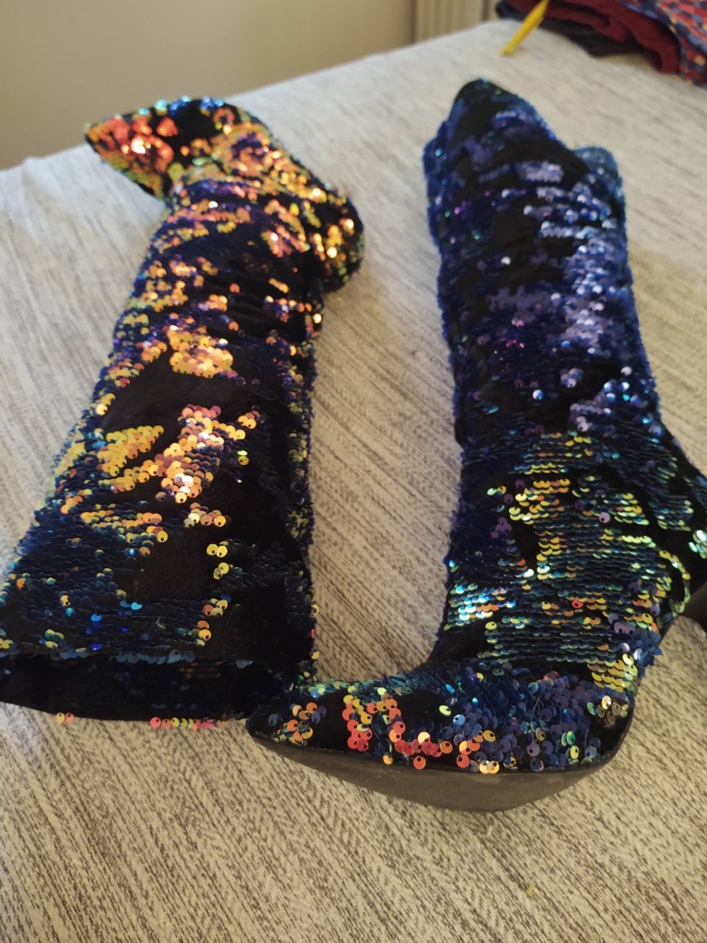 EUC Sz 10 Knee-High Boots with Sequins and 4 inch Heels Iridescent Color Magic - Picture 9 of 10